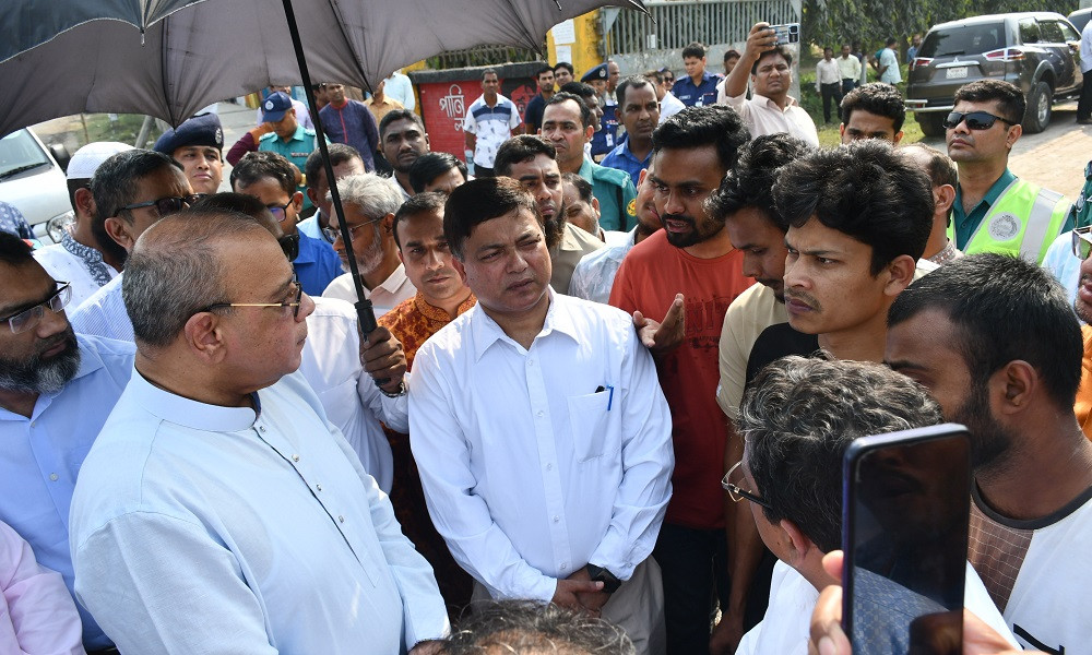 শহীদ আবু সাঈদ চত্বর পরিদর্শন করলেন প্রধান বিচারপতি